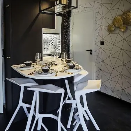 Appartement Petit Ecrin Confortable Au Pied Cathedrale !